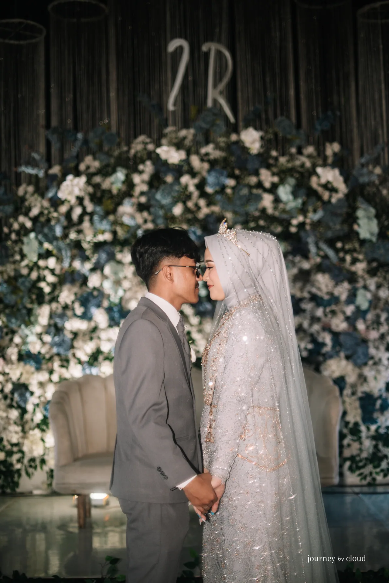 Senyum Pengantin Wanita